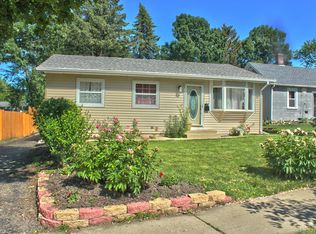 225 N Weston Ave, Elgin, IL