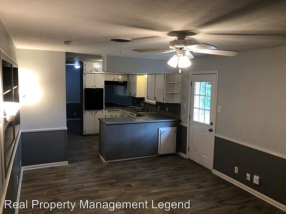 3rd image of 49 Stonegate Dr