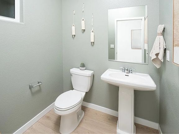 4th image of 8415 Sinesky Way