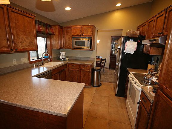 3rd image of 2341 Mark Ave