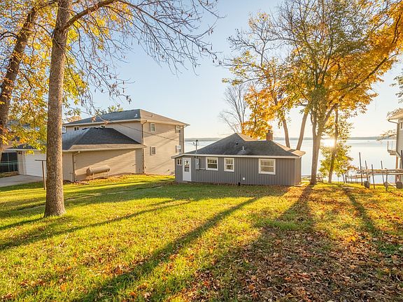 5th image of 884 White Clover Beach Rd