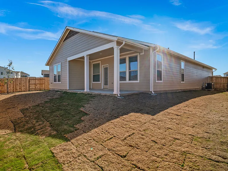 8202 Dampton Ln — Photo 24
