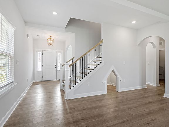 4th image of 214 Cherry Blossom Ct