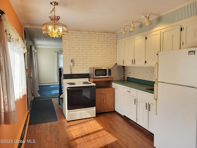 3rd image of 1021 Inner Dr