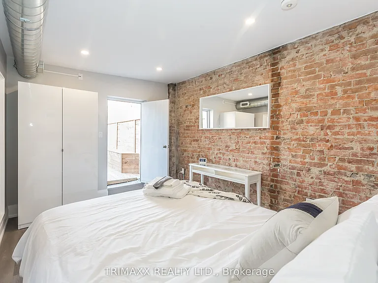 1220 King St W #A — Photo 28