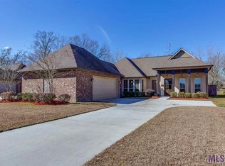 16389 Parker Place Dr, Prairieville, LA 70769