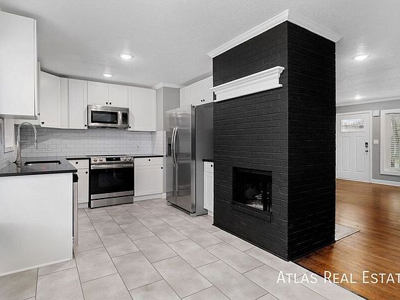 3rd image of 7641 Falmouth St