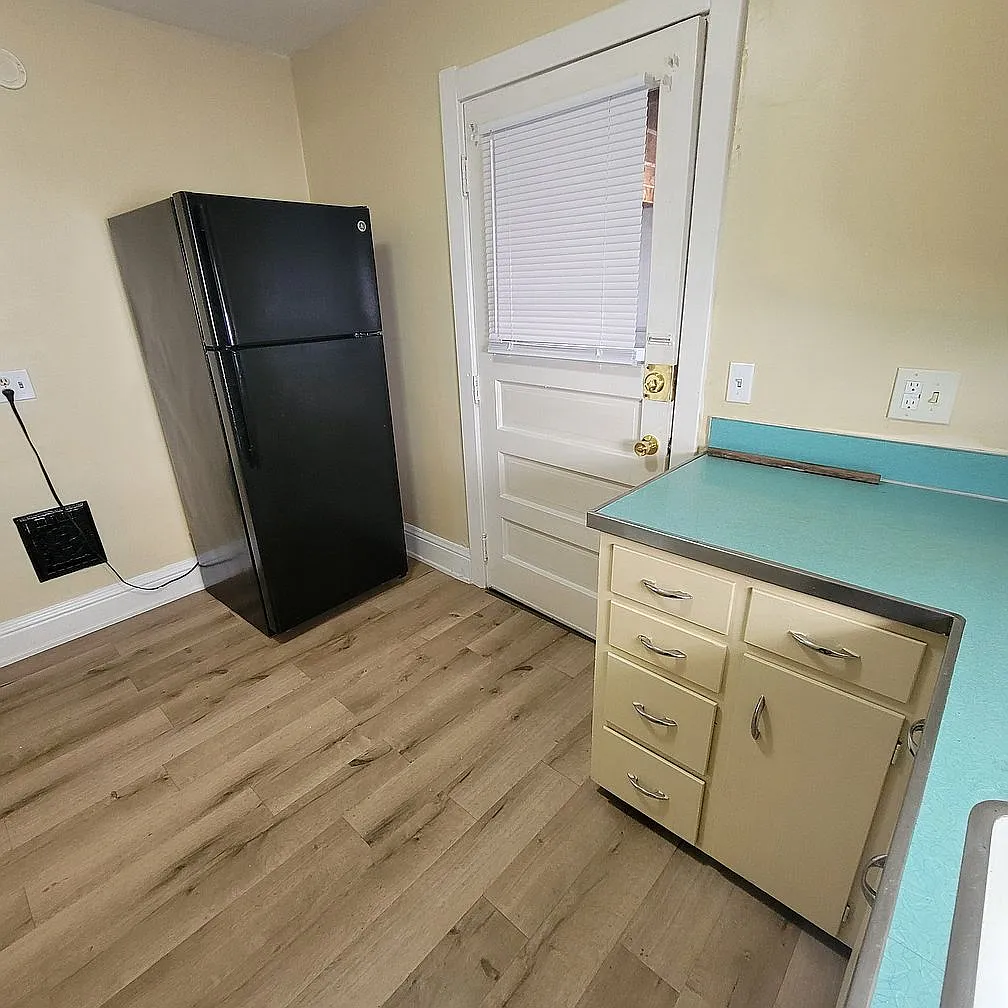 4 bed, 1976 sqft, $1,450 — Photo 3