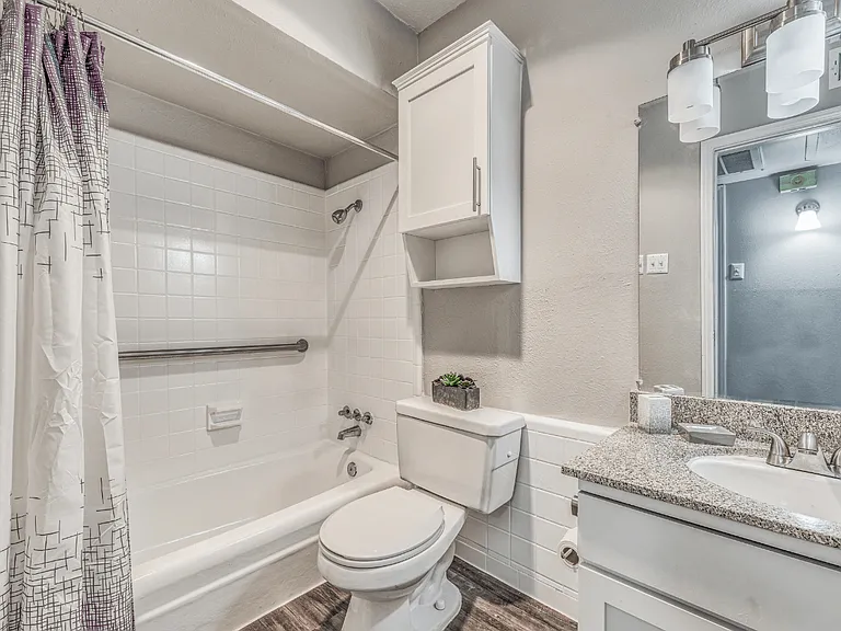 Northwood Heights Apartments — Photo 12