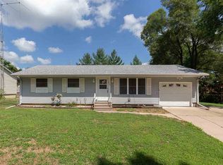 1407 15th St, Silvis, IL 61282