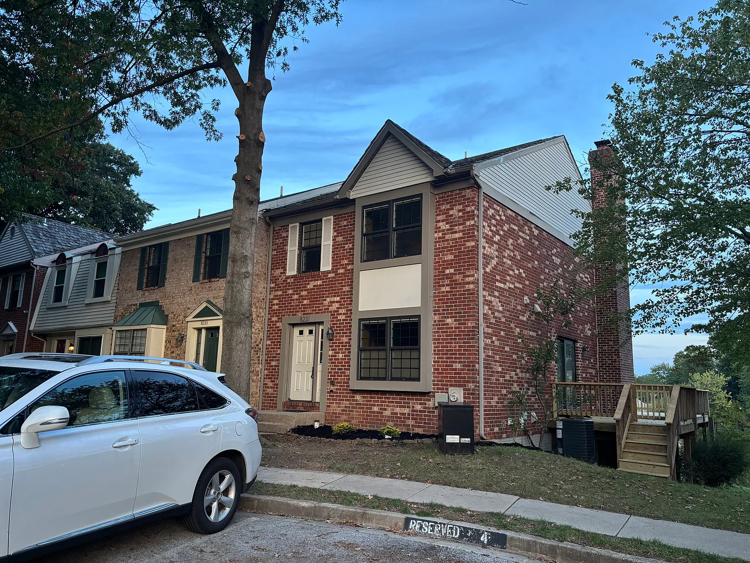 3 bed, 1672 sqft, $2,990 — Photo 3