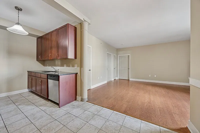 1 bed, 700 sqft, $1,500 — Photo 4