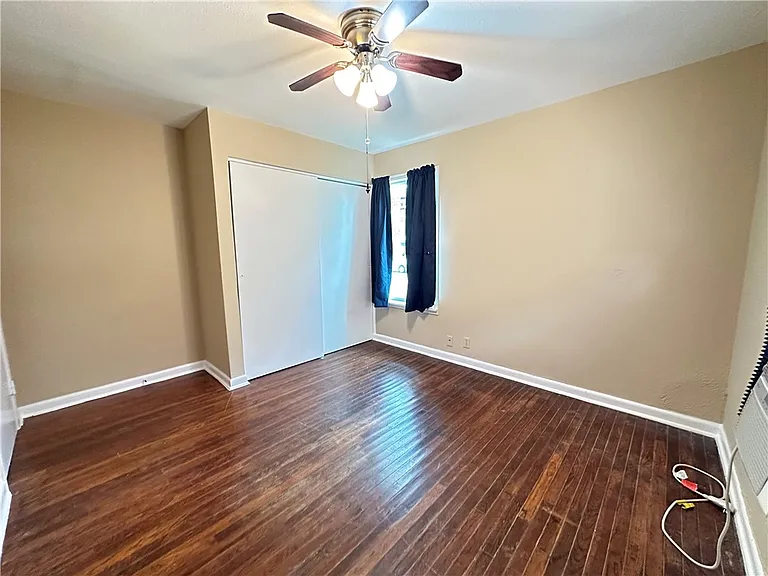 921 Oak St — Photo 13