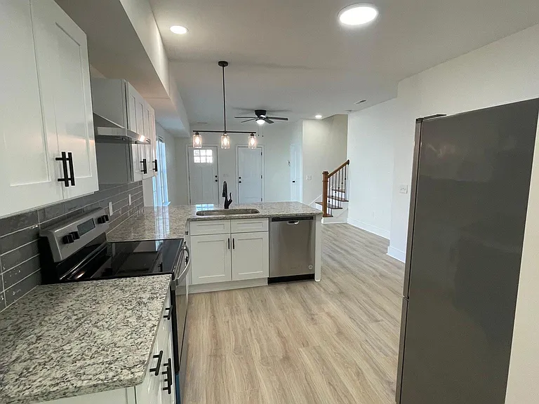 8136 Graham Rd #104 — Photo 8