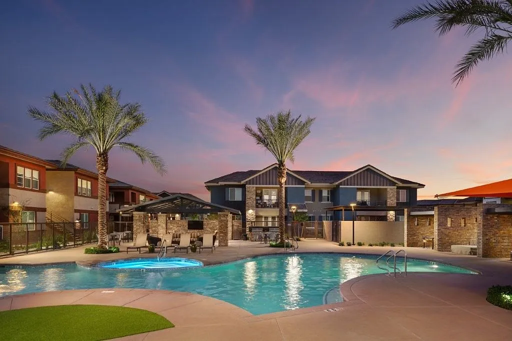 Everly at Morrison Ranch Luxury Apartments — Photo 2