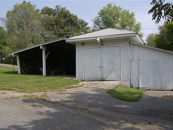 5th image of 246 Roger Patton Dr