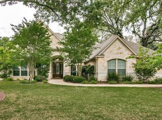 408 Skyforest Dr, Hollywood Park, TX 78232