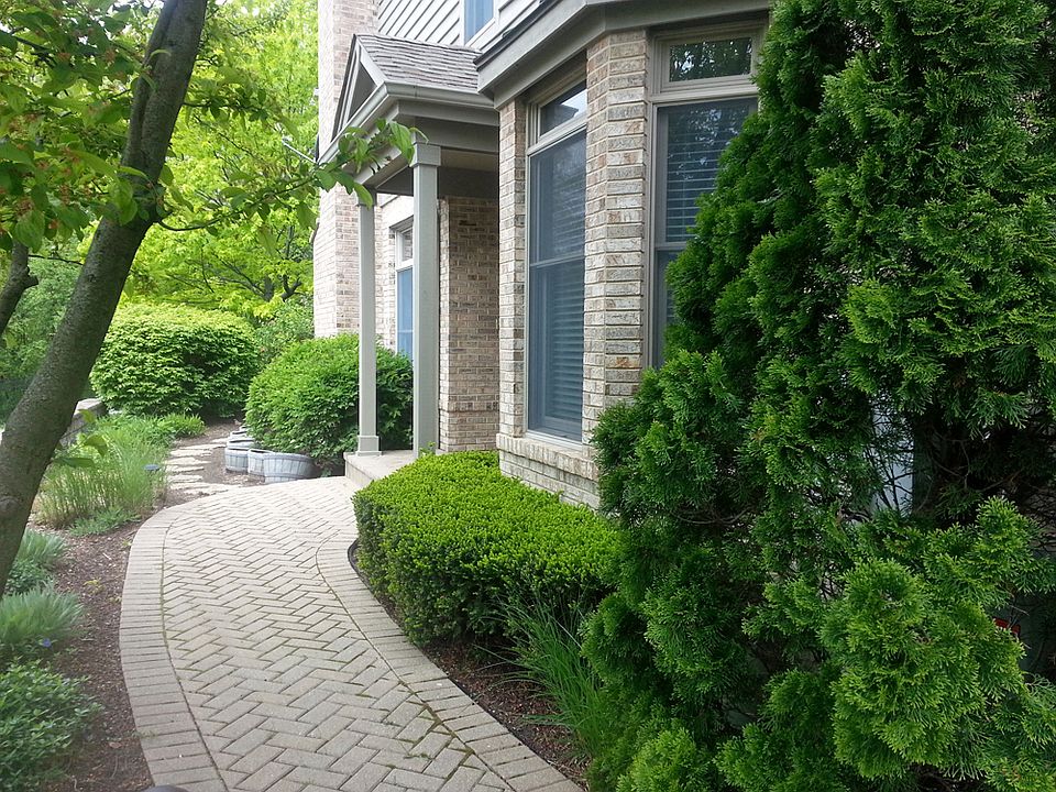 1st image of 909 Oak Crest Ln