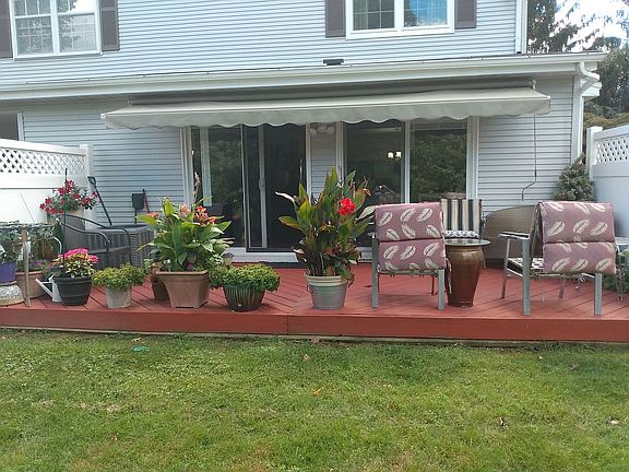Beautiful Deck & Awning.