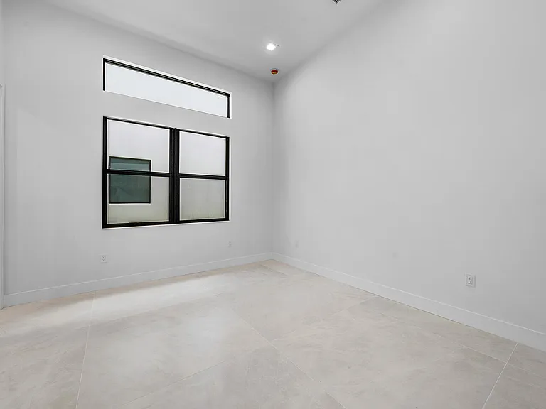 9516 Riverside Park Dr — Photo 26
