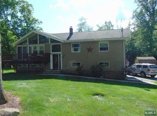 109 Gould Rd, Newfoundland, NJ 07435