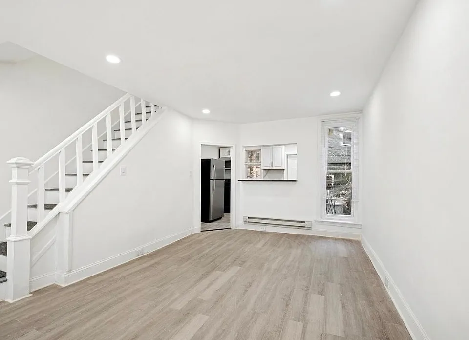 558 Herman St #1