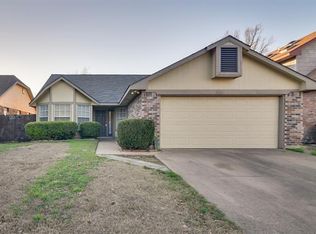 7521 Creekfall Dr, Fort Worth, TX 76137