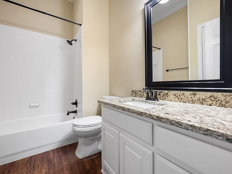 1106 Brook Arbor Dr — Photo 25