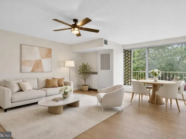 800 4th St SW APT S221, Washington, DC 20024