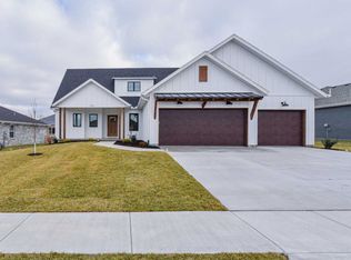 702 N Foxhill Cir, Nixa, MO 65714
