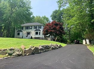 5 Dallarda Dr, Hackettstown, NJ 07840