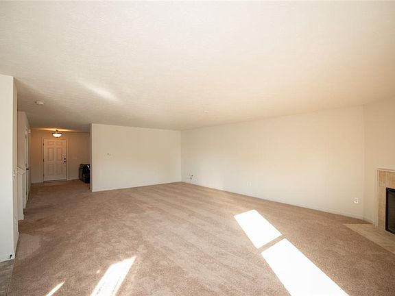 4th image of 10493 Serviceberry Dr