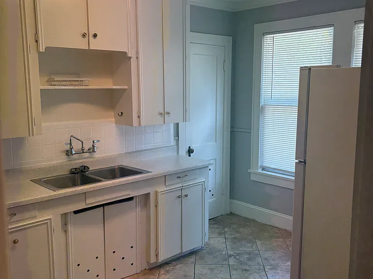 705 Ockley Dr #3 — Photo 5