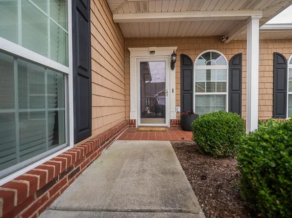 1893 Grand Summit Dr, Dalton, GA 30721