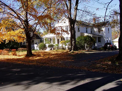30 Whitman Ave Photo 1
