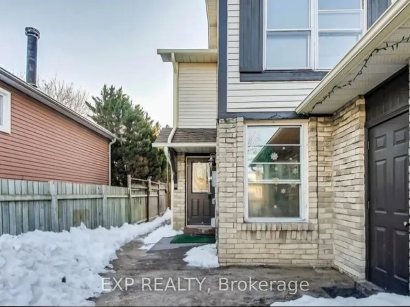 1266 Northmount St, Oshawa, ON L1G 7M8