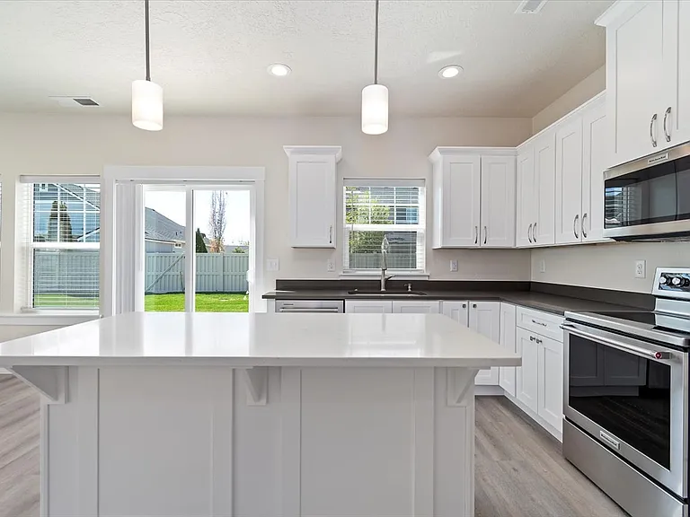 Cedar Crossing Luxury Townhomes — Photo 93