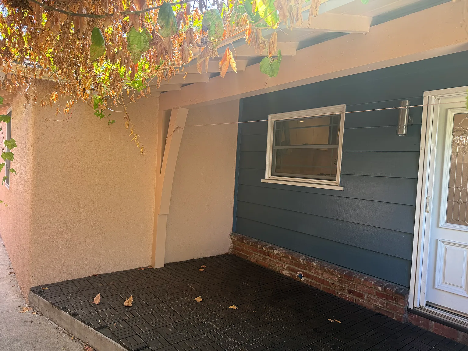 3 bed, 1100 sqft, $3,200 — Photo 1