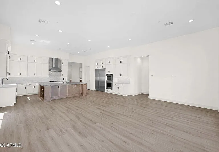 2648 E Longhorn Ct — Photo 5
