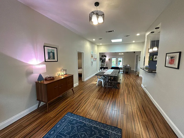 628 W Magnolia Ave — Photo 4