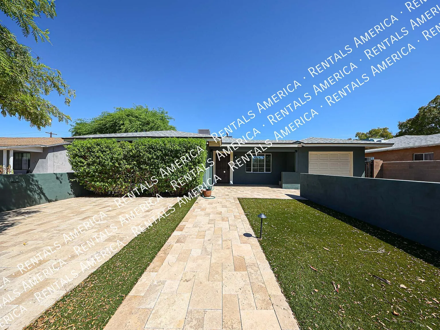 Beautifully Updated 3 Bed 1.5 Bath Home Modern Upgrades Throughout — Photo 2