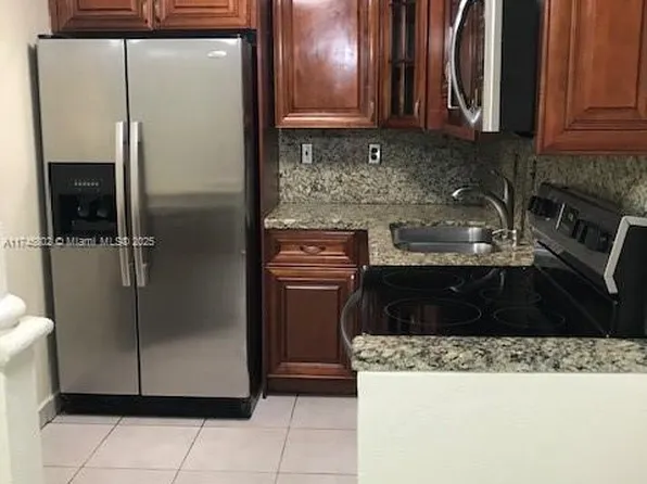 606 W 81st St APT 206, Hialeah, FL 33014