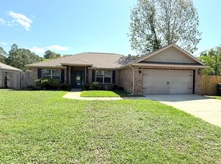 202 Starfish Rd, Mary Esther, FL 32569