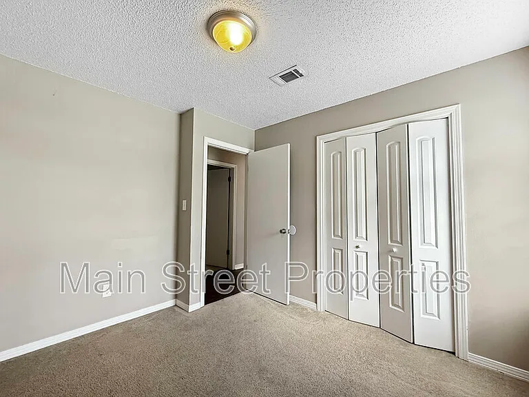 7524 Sandy Creek Dr — Photo 15