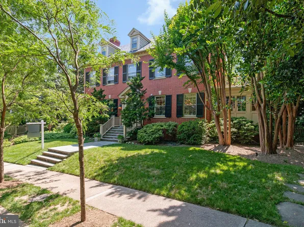 412 N View Ter, Alexandria, VA 22301
