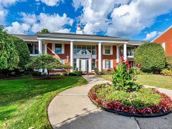 19710 W Thirteen Mile Rd APT 201, Beverly Hills, MI 48025