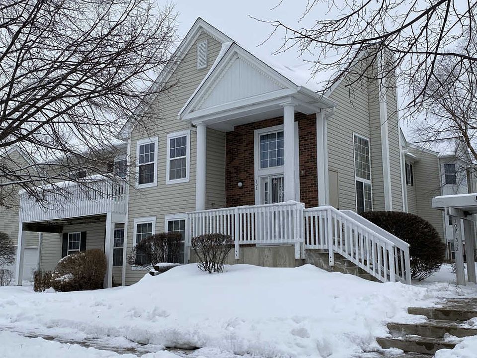 1st image of 302 E Victoria Cir
