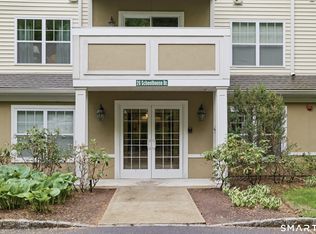 Quaker Green, West Hartford, CT 06110