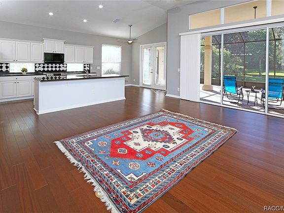 4th image of 1062 W Lake Valley Ct
