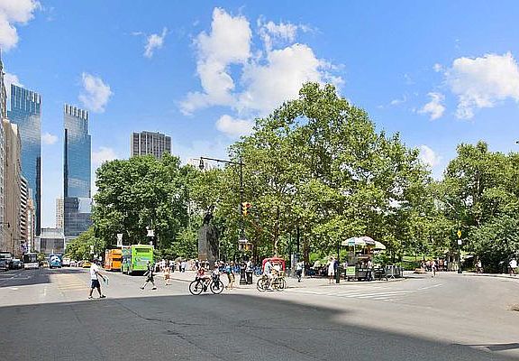 5th image of 100 Central Park S APT 12G